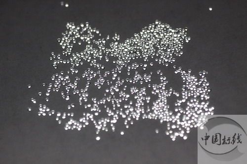 达川金属表面处理厂喷砂玻璃微珠清理